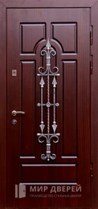 Входная дверь с ковкой в дом №18 внешняя - фото